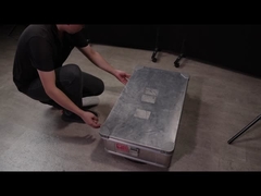 Video dell'operazione di apertura e installazione del modello architettonico